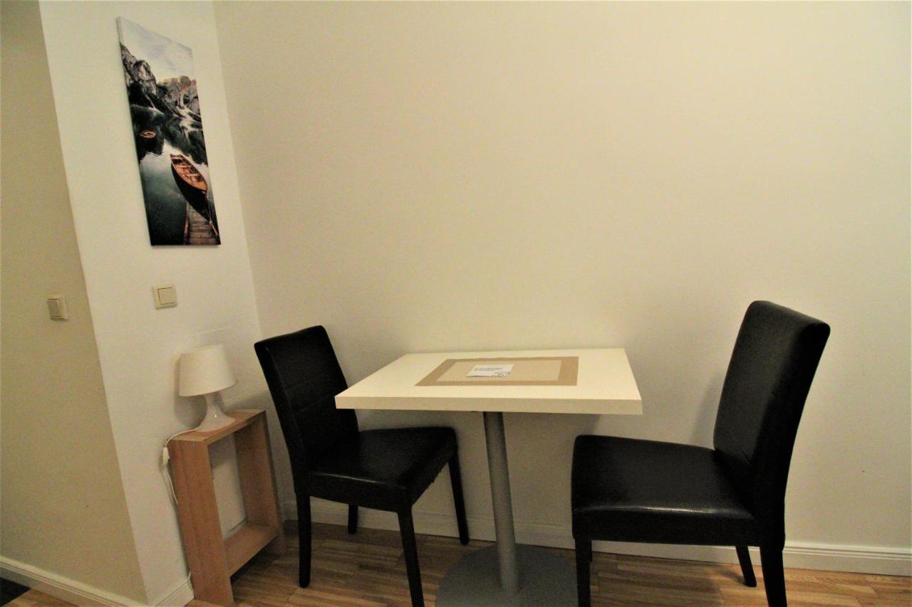 Small Studio Close To City Center Wina Bagian luar foto