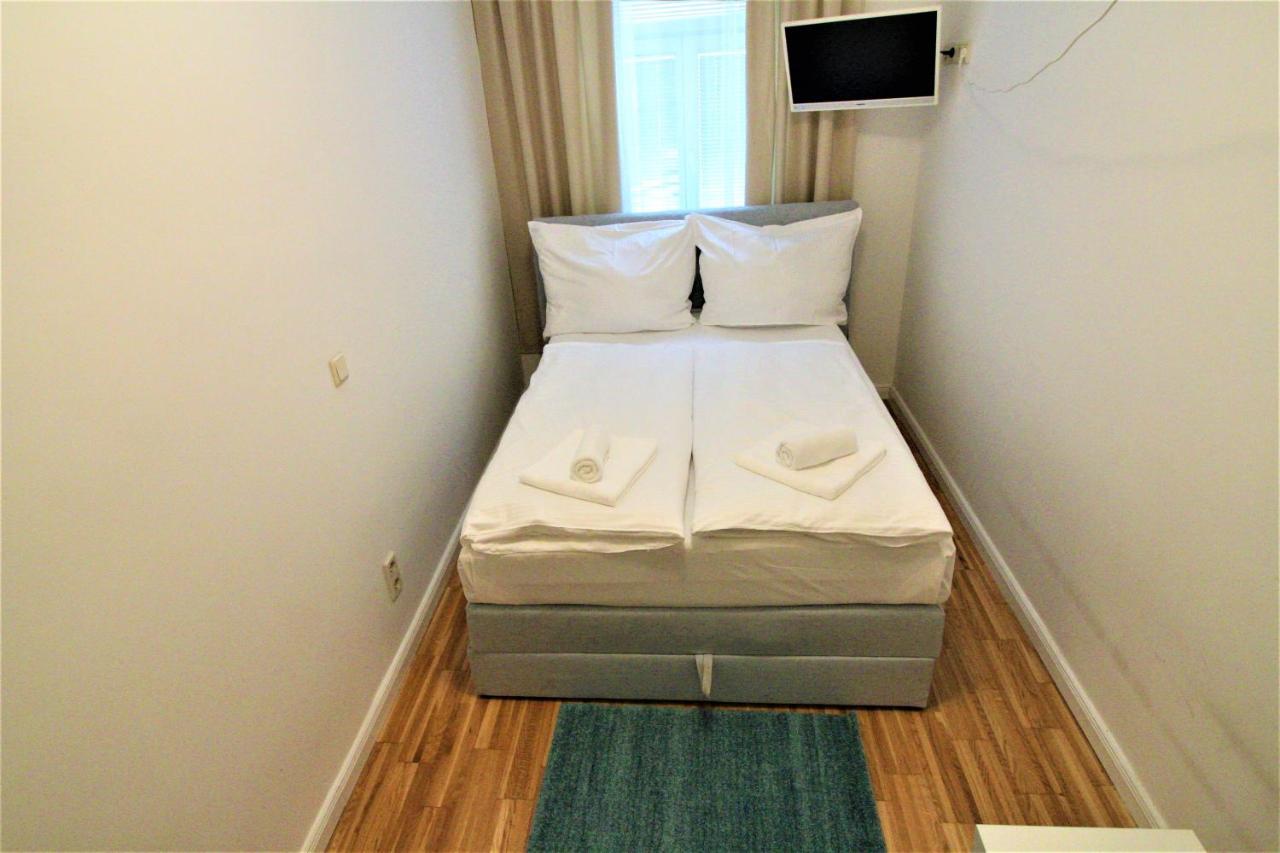 Small Studio Close To City Center Wina Bagian luar foto