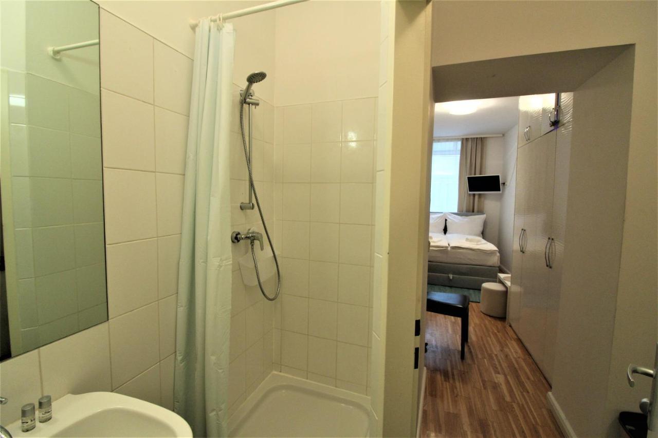 Small Studio Close To City Center Wina Bagian luar foto